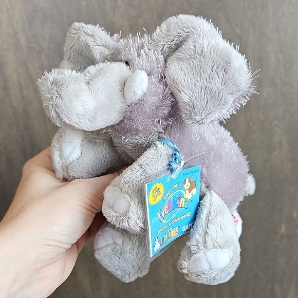 Sealed Code Webkinz Lil'Kinz Elephant Plush With Virtual World Code NWT - Picture 1 of 10